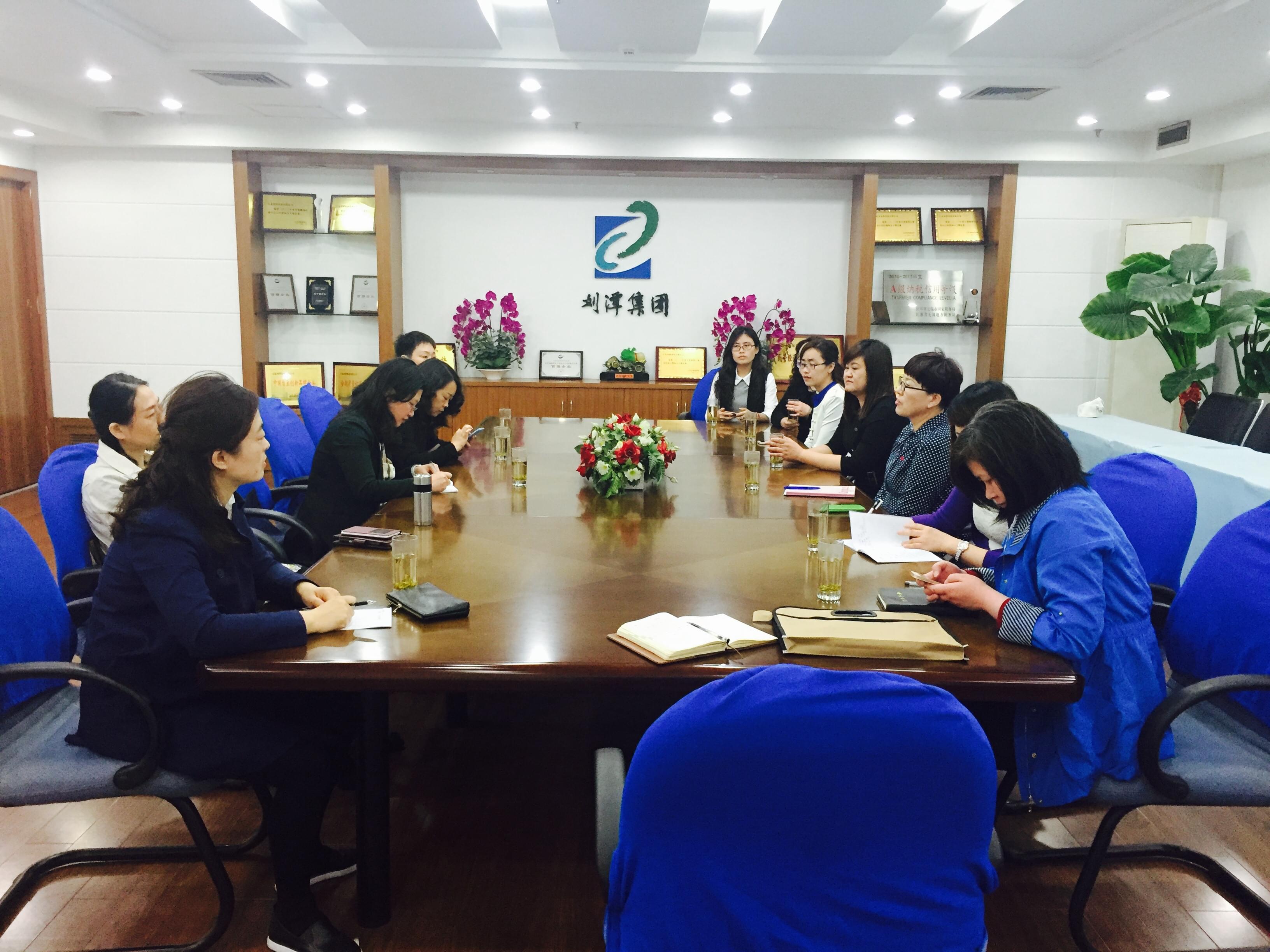 梁溪區秦區長為劉潭經濟春日送暖 梁溪區秦區長為劉潭經濟春日送暖