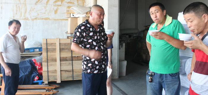 夏日送清涼 關愛裝貨員工 夏日送清涼 關愛裝貨員工