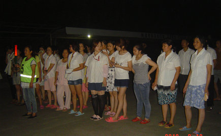 劉潭服裝:宿舍樓緊急疏散演習(xí)   平安中秋 劉潭服裝:宿舍樓緊急疏散演習(xí)   平安中秋