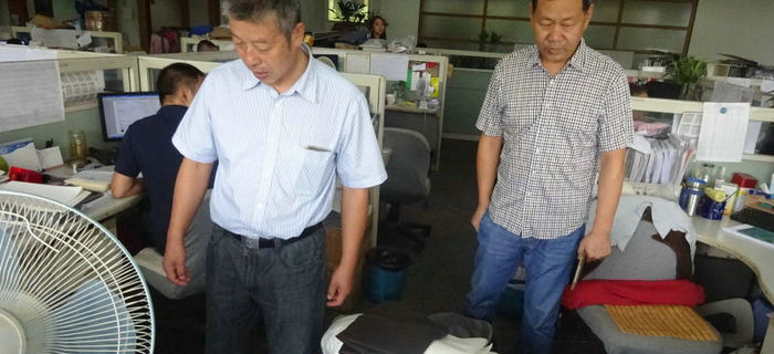 服裝加工:隱患排查常態(tài)化 安全生產(chǎn)有保障 服裝加工:隱患排查常態(tài)化 安全生產(chǎn)有保障