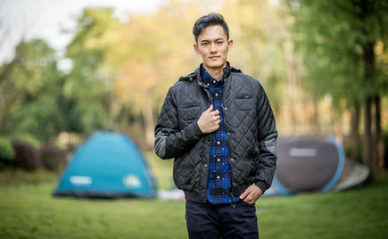 休閑服加工:夾克搭配出行恰似秋冬一股暖流 休閑服加工:夾克搭配出行恰似秋冬一股暖流