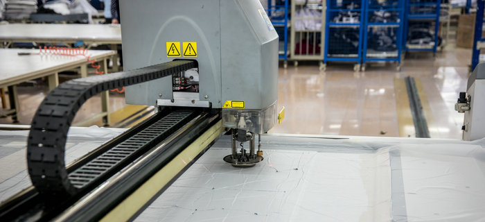 服裝貼牌加工：服裝行業現狀何解，唯有改革濟頹勢