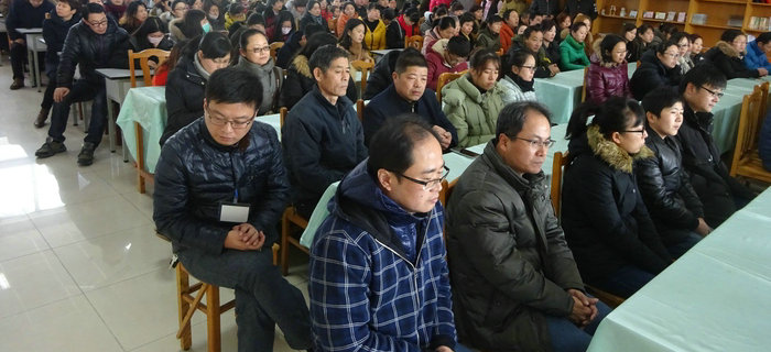 劉潭服裝團拜會今日召開,對2017年的發展方向做了具體安排 劉潭服裝團拜會今日召開,對2017年的發展方向做了具體安排