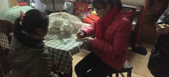 劉潭服裝年前配合街道團支部開展“青春助力 公益暖冬”活動