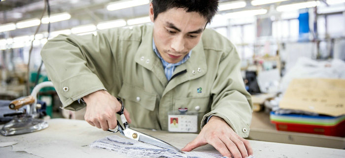 善于挖掘員工的閃光點,聚力創新形成劉潭服裝共同體 善于挖掘員工的閃光點,聚力創新形成劉潭服裝共同體