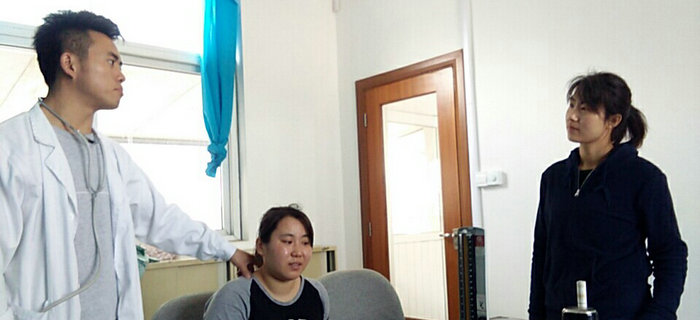 劉潭服裝團(tuán)總支部特邀中醫(yī)為全體員工進(jìn)行”治未病“義診