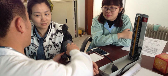 劉潭服裝團(tuán)總支部特邀中醫(yī)為全體員工進(jìn)行”治未病“義診