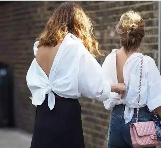 劉潭服裝：一本正經地“襯衫反著穿”，不走尋常的性感美