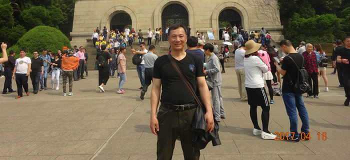 在五一來(lái)臨之際，劉潭服裝組織企業(yè)先進(jìn)標(biāo)兵赴南京游玩