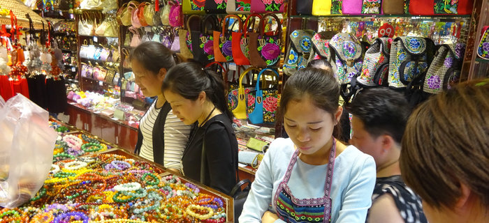 在五一來(lái)臨之際，劉潭服裝組織企業(yè)先進(jìn)標(biāo)兵赴南京游玩