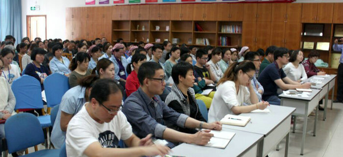 日本三菱株式會(huì)社孫陸宇教授蒞臨劉潭服裝授課 日本三菱株式會(huì)社孫陸宇教授蒞臨劉潭服裝授課