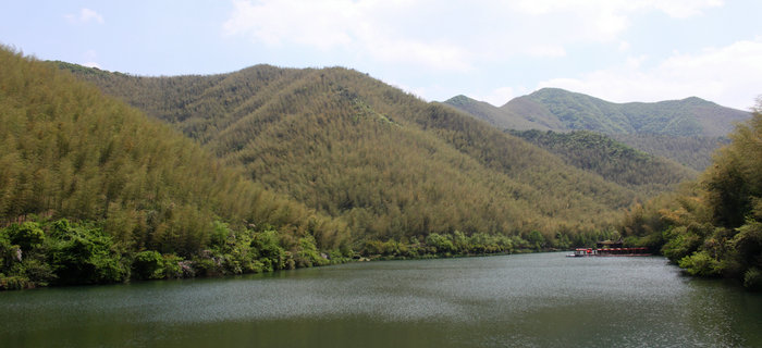 劉潭服裝黨支部開啟“尋訪紅色印記 傳承強國之志”之旅 劉潭服裝黨支部開啟“尋訪紅色印記 傳承強國之志”之旅