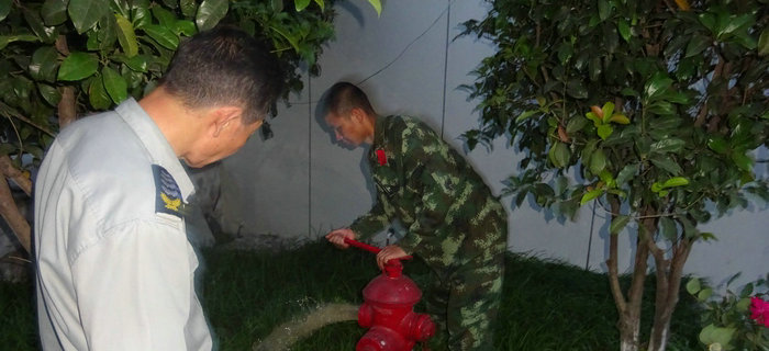 劉潭服裝聯合無錫北塘劉潭消防中隊進行消防演練