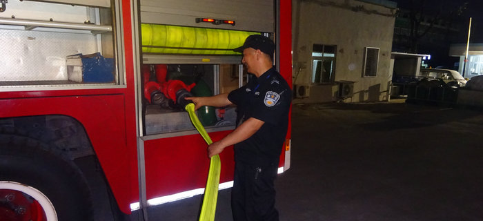 劉潭服裝聯合無錫北塘劉潭消防中隊進行消防演練