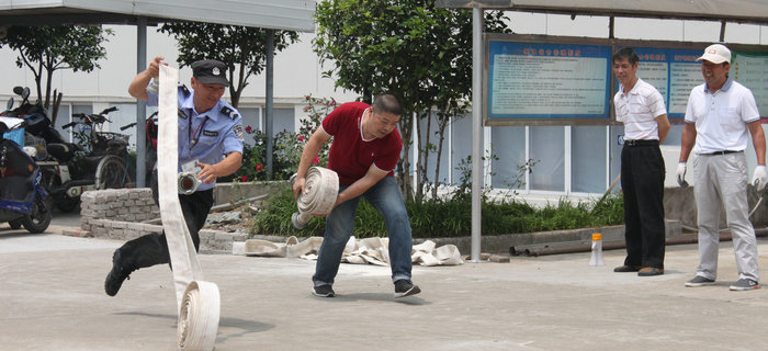 消防運動會，劉潭服裝員工都是行動派，不服來辯……