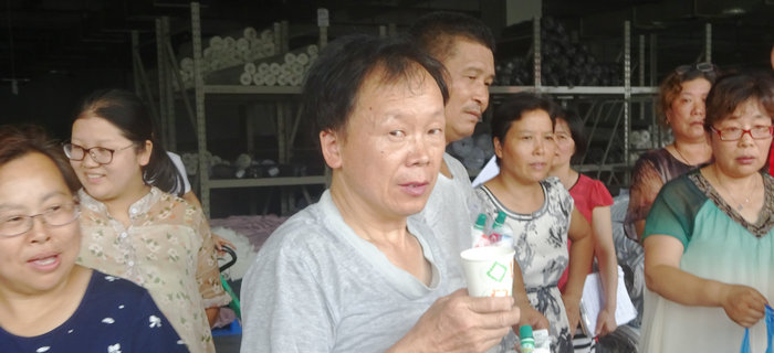 劉潭服裝工會舉辦夏日送清涼活動