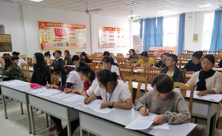 劉潭服裝舉辦第七次新員工入職培訓會議