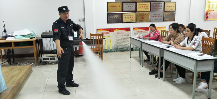 劉潭服裝舉辦第七次新員工入職培訓會議 劉潭服裝舉辦第七次新員工入職培訓會議