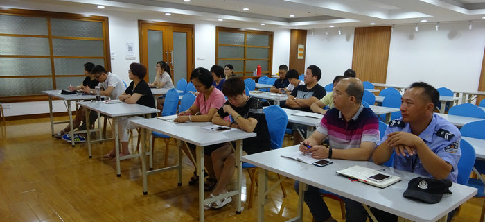 劉潭服裝召開砥礪奮進,以優異的成績向十九大獻禮黨員大會 劉潭服裝召開砥礪奮進,以優異的成績向十九大獻禮黨員大會