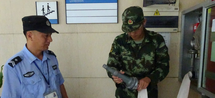 劉潭消防中隊(duì)來劉潭服裝進(jìn)行消防設(shè)備現(xiàn)場培訓(xùn) 劉潭消防中隊(duì)來劉潭服裝進(jìn)行消防設(shè)備現(xiàn)場培訓(xùn)