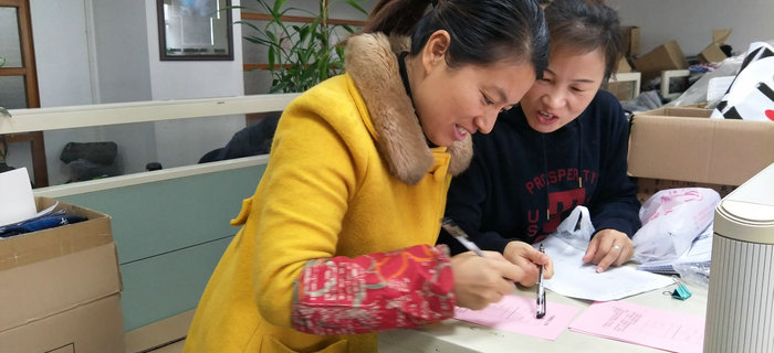 劉潭服裝工會有序組織員工進(jìn)行梁溪區(qū)人大代表補(bǔ)選活動