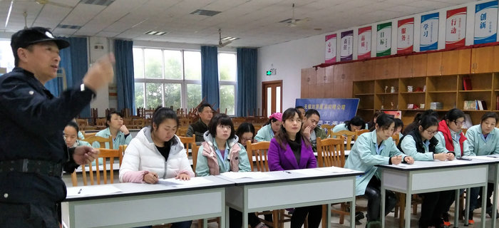 劉劉潭服裝2017年最后一次新員工入職培訓會議圓滿收官 劉劉潭服裝2017年最后一次新員工入職培訓會議圓滿收官