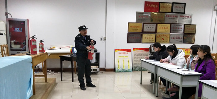 劉潭服裝2017年最后一次新員工入職培訓會議圓滿收官 劉潭服裝2017年最后一次新員工入職培訓會議圓滿收官