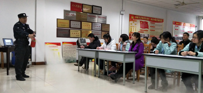 劉潭服裝2017年最后一次新員工入職培訓會議圓滿收官 劉潭服裝2017年最后一次新員工入職培訓會議圓滿收官