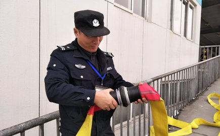 劉潭服裝:劉潭和興源路消防中隊來我司進行消防演練 劉潭服裝:劉潭和興源路消防中隊來我司進行消防演練