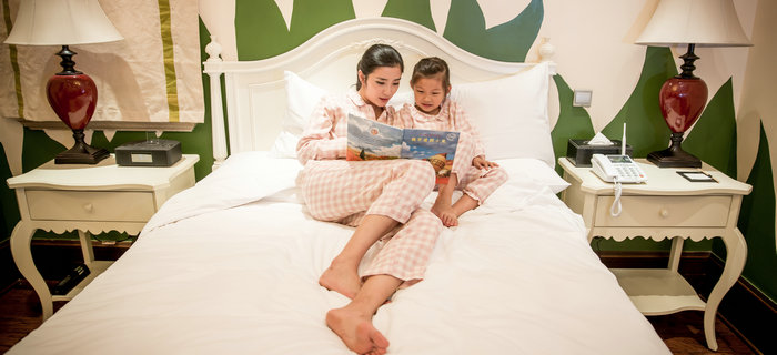 劉潭服裝:萬戶千家今夜好,張燈結(jié)彩鬧元宵  劉潭服裝:萬戶千家今夜好,張燈結(jié)彩鬧元宵