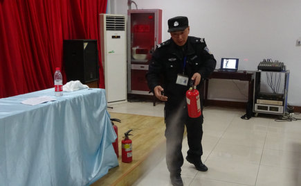 劉潭服裝舉辦歡迎新員工入職培訓會議