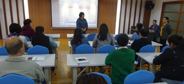 劉潭服裝學(xué)習(xí)兩會精神，跟黨走出美好明天