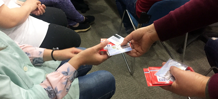 劉服先進員工表彰大會現在開始  劉服先進員工表彰大會現在開始