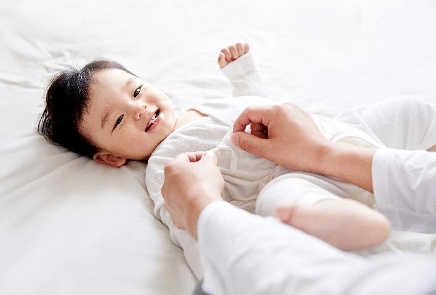 劉潭服裝:給寶寶挑選童裝有什么要點? 劉潭服裝:給寶寶挑選童裝有什么要點?