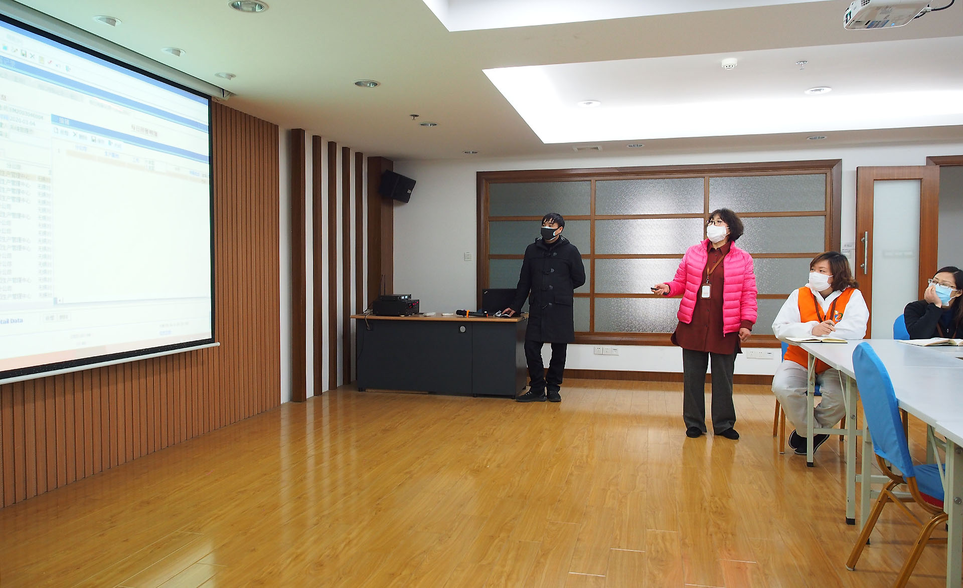 無錫劉潭服裝——食堂筑起防控疫情“保障墻” 無錫劉潭服裝——食堂筑起防控疫情“保障墻”