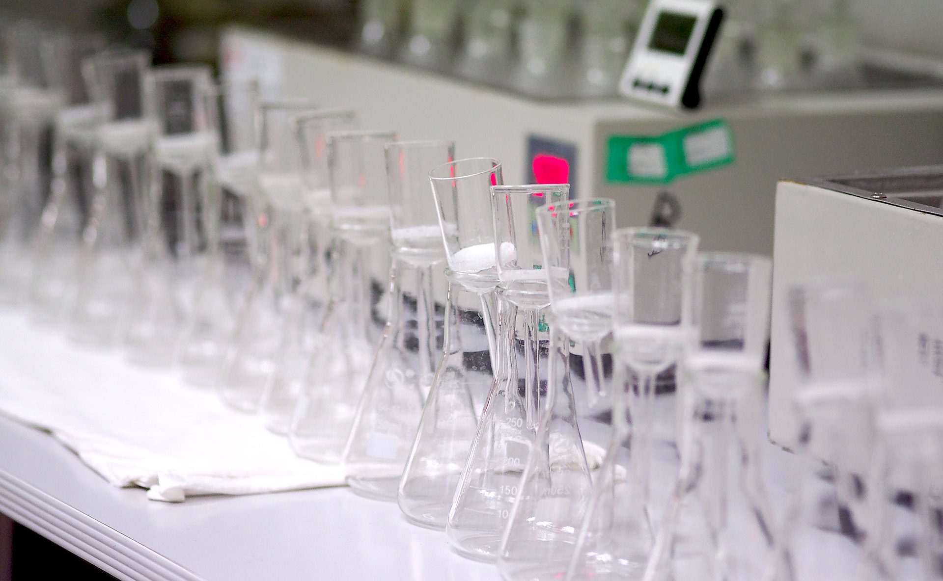 劉潭服裝——杜絕甲醛危害,共筑環(huán)保 劉潭服裝——杜絕甲醛危害,共筑環(huán)保