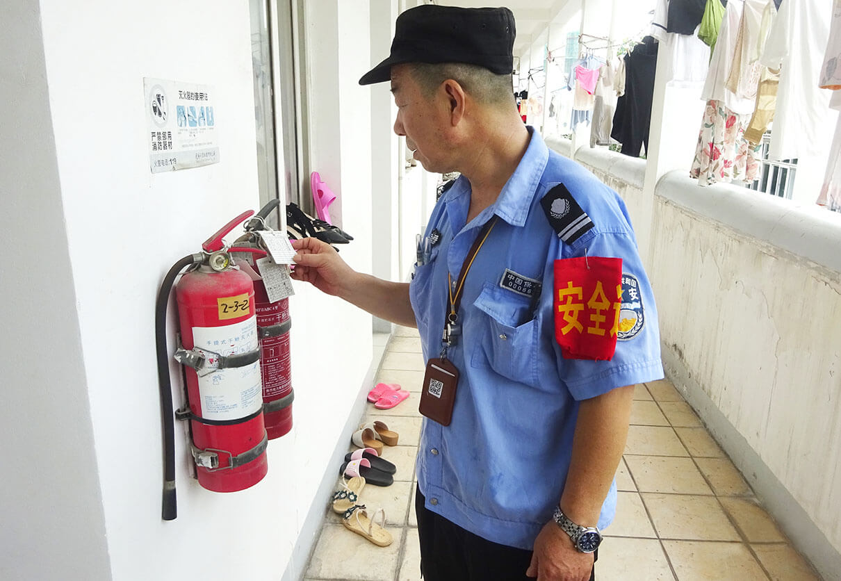 劉潭服裝廠開展宿舍消防安全大檢查 劉潭服裝廠開展宿舍消防安全大檢查