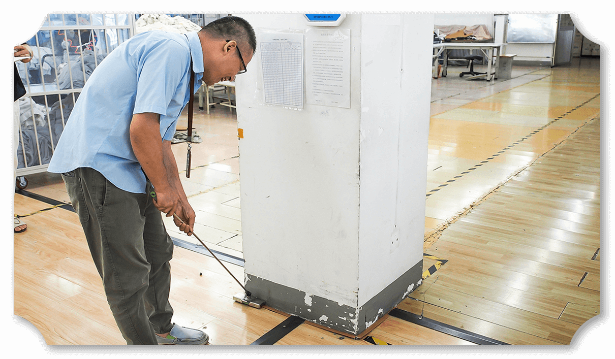 1 劉潭服裝利器檢查