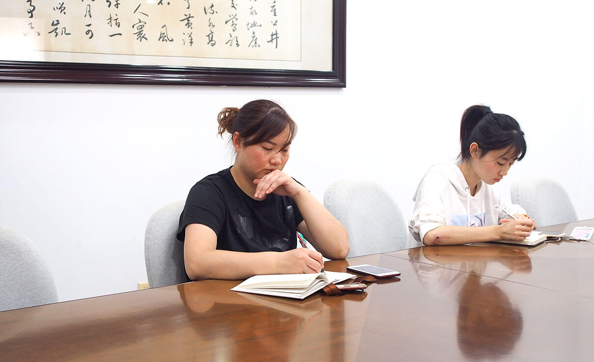 02 劉潭服裝黨員轉(zhuǎn)正