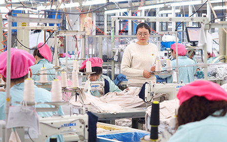 梁溪區婦聯到劉潭服裝廠進行“3.8國際婦女節”宣傳短片拍攝