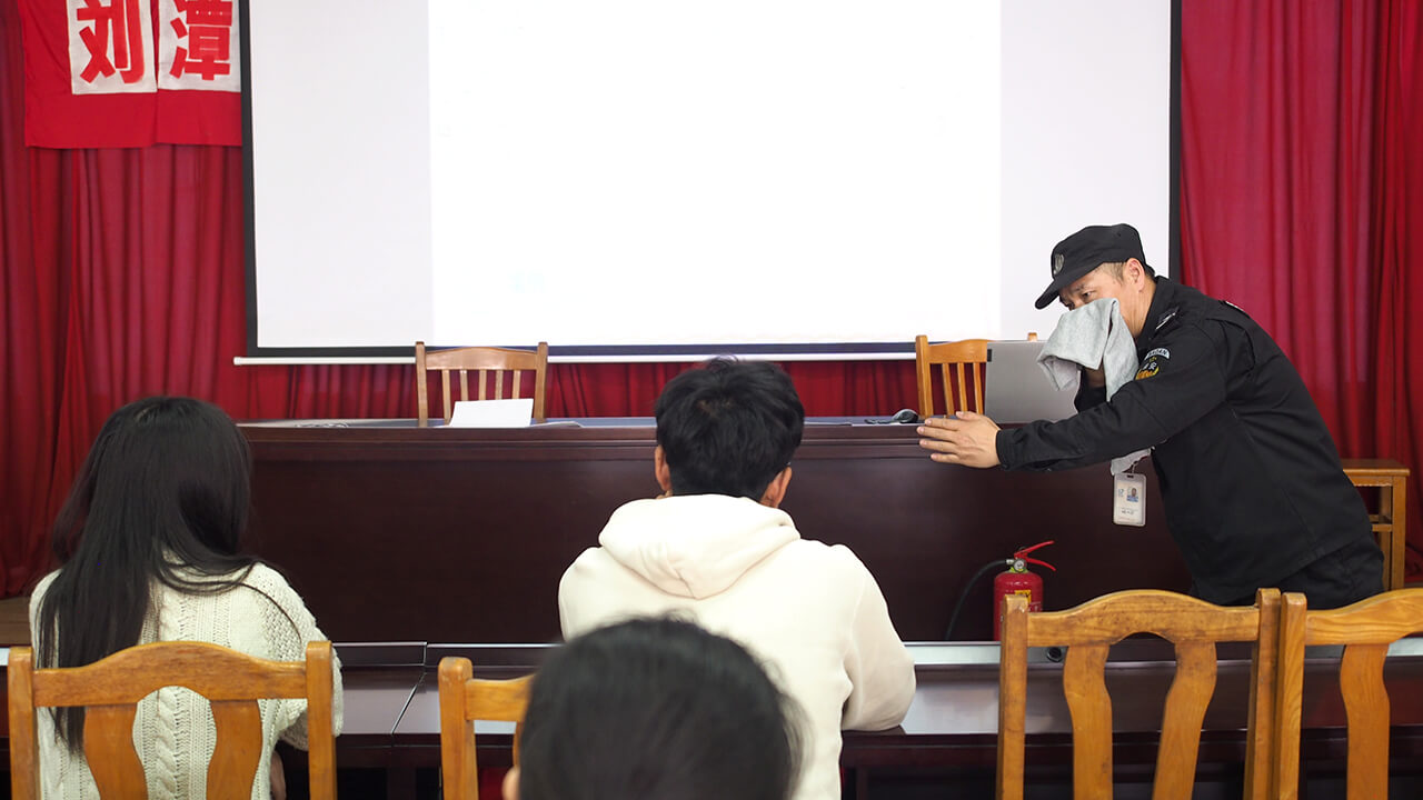 4 劉潭服裝新職工培訓