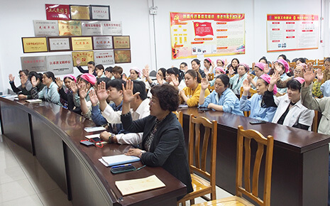 劉潭服裝廠召開十屆四次職代會暨安全生產責任簽約儀式 劉潭服裝廠召開十屆四次職代會暨安全生產責任簽約儀式