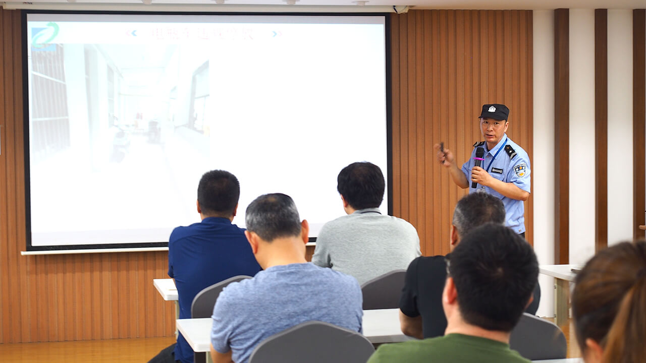 劉潭服裝廠安全生產工作會議