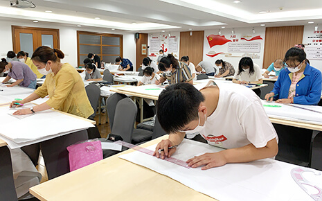 劉潭服裝廠順利完成服裝制版師技能等級認定考試 劉潭服裝廠順利完成服裝制版師技能等級認定考試