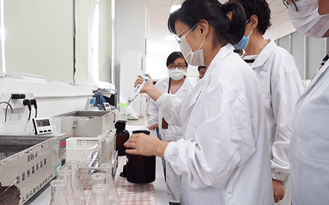 劉潭服裝廠開展檢測部員工培訓會議