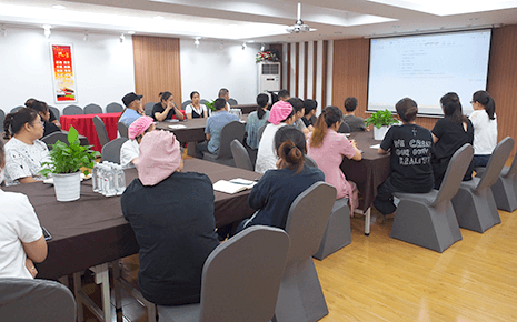 劉潭服裝廠《員工手冊》修訂審議,產業工人工作實施匯報 劉潭服裝廠《員工手冊》修訂審議,產業工人工作實施匯報