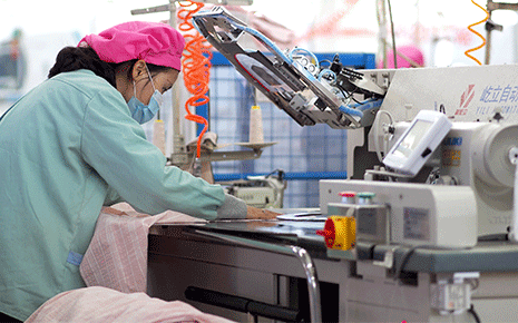 智能制造助力劉潭服裝廠升級提效 智能制造助力劉潭服裝廠升級提效