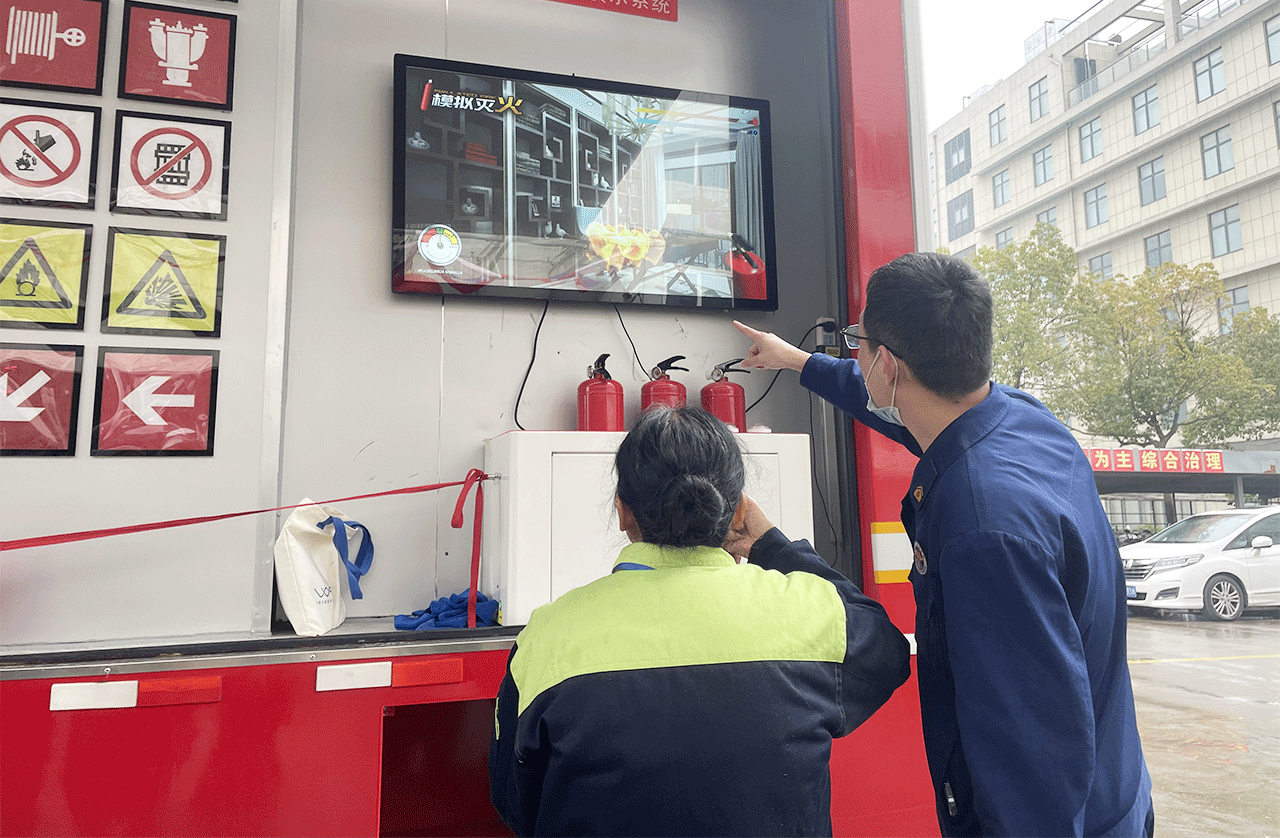 3 消防宣傳進劉潭服裝廠