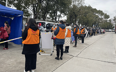 劉潭服裝廠全員核酸檢測有序完成