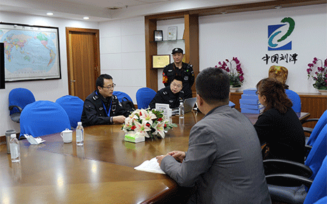 嚴把安全關，區應急管理局到訪劉潭服裝廠